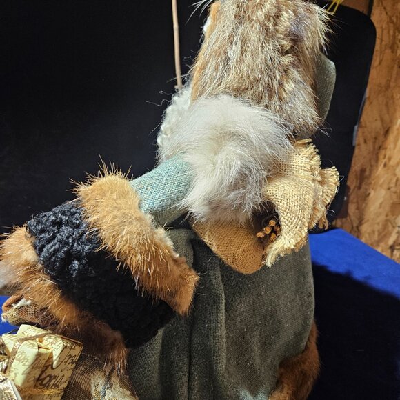 Hand Crafted Santa Claus Decoration for Christmas Season - Picture 14 of 16